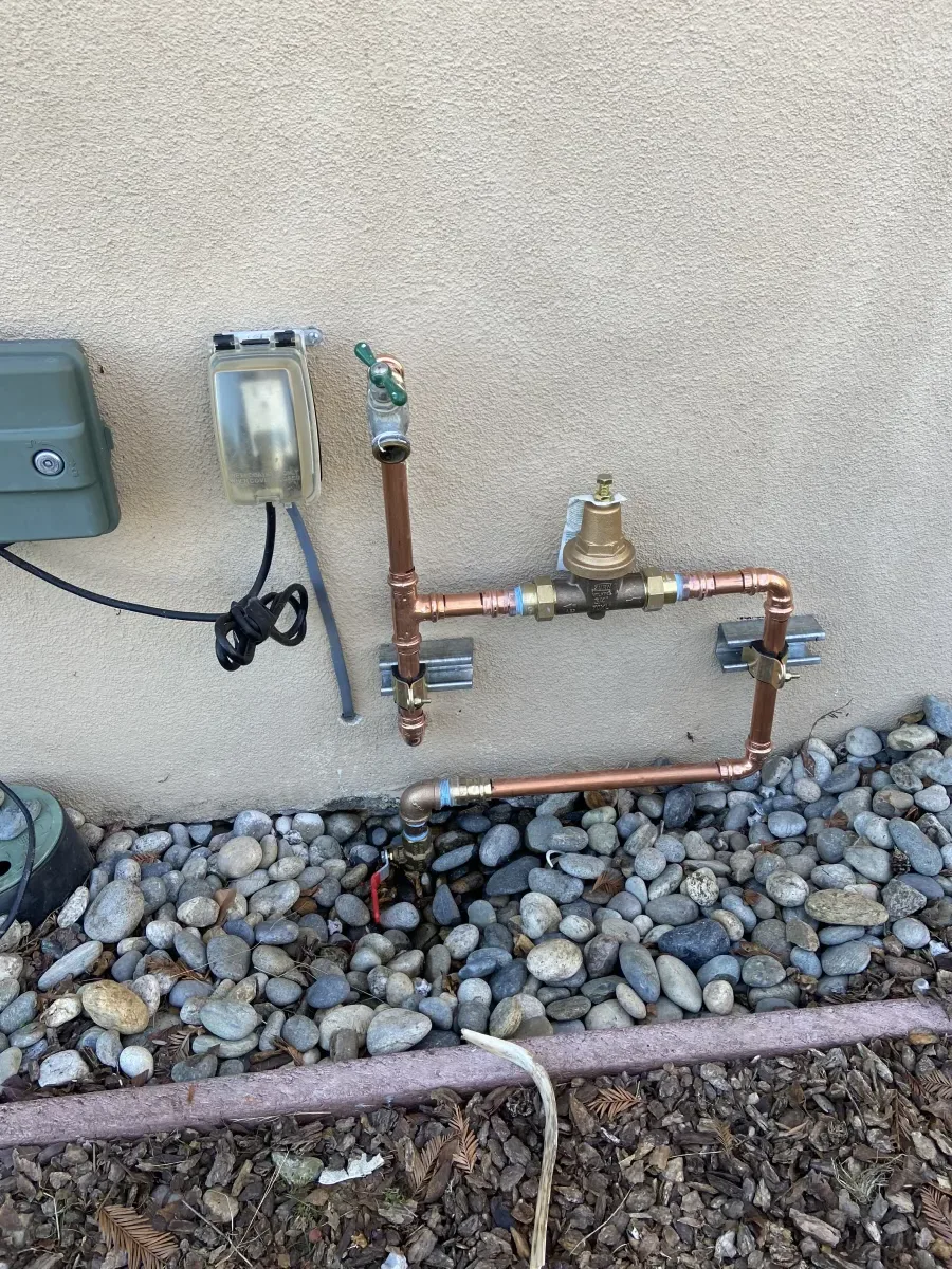 Pressure regulator and shutoff valve installation with copper piping